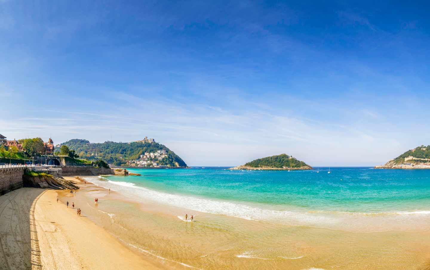 spanien-san-sebastian-playa-de-la-concha-g-864342862.jpg
