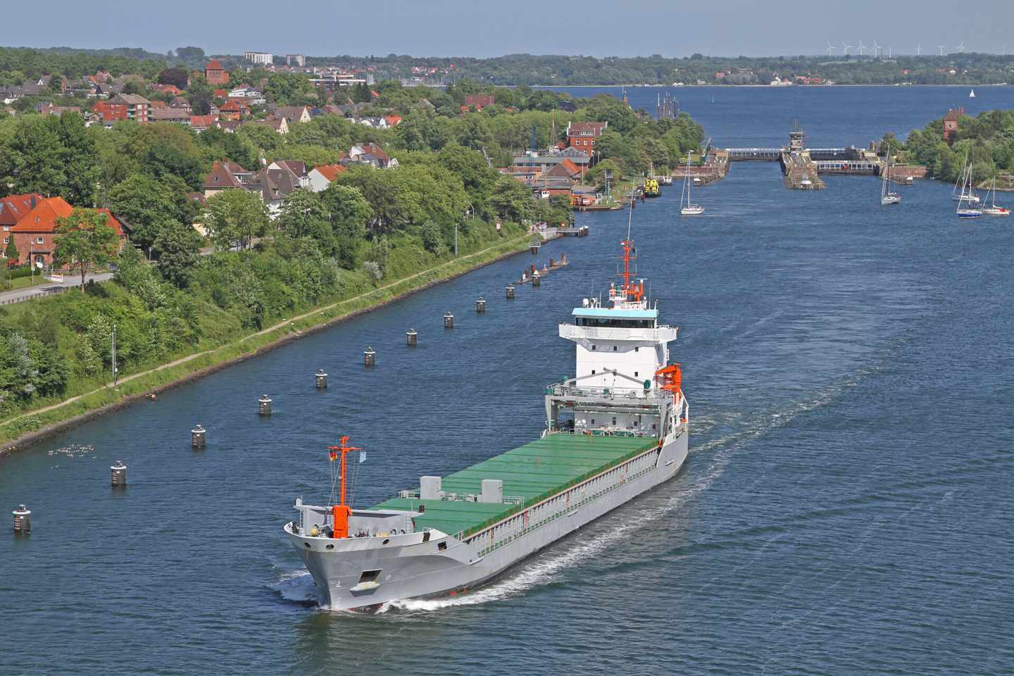 schleswig-holstein-nord-ostseekanal-klein-g-175768246.jpg