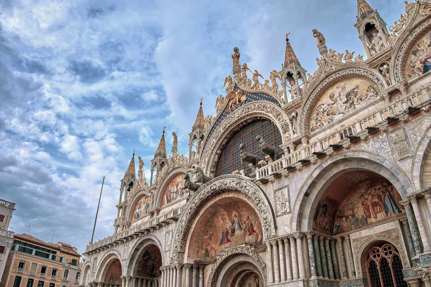 italien-venedig-markusdom-g-1584876810.jpg
