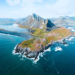 island-landschaft-kueste-meer-berge-luftaufnahme-g-2192837020.jpeg