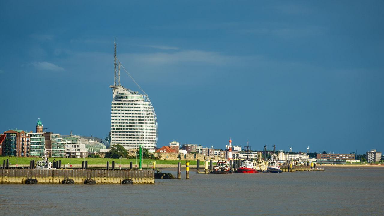 bremerhaven-hafen-t-827279662.jpg