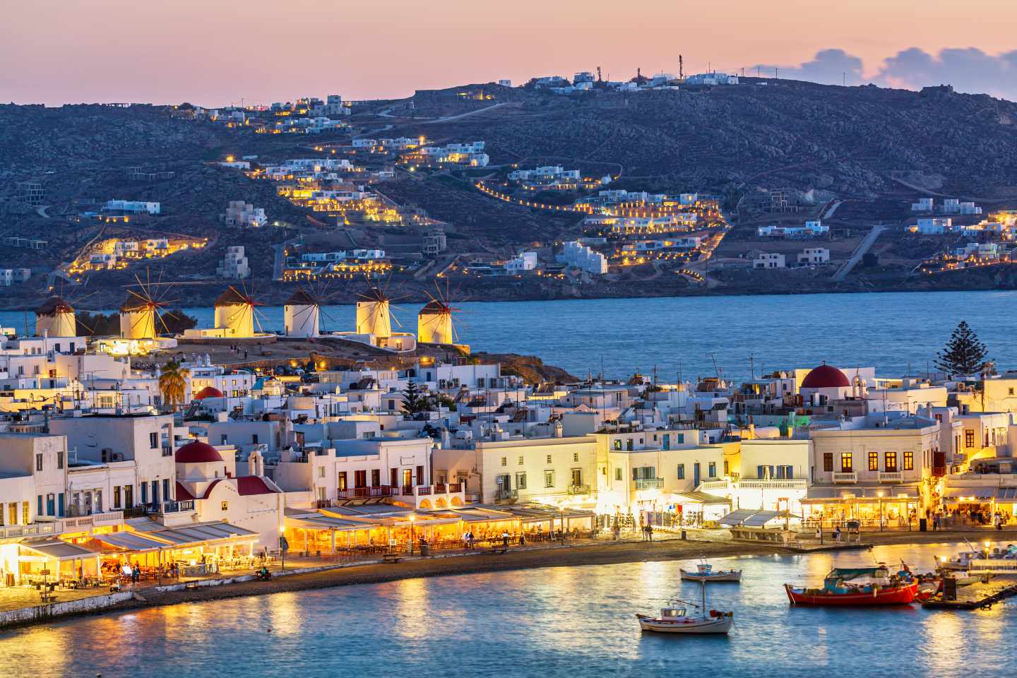 griechenland-mykonos-chora-hafen-mit-windmuehlen-und-yachten-g-1343637174.jpg