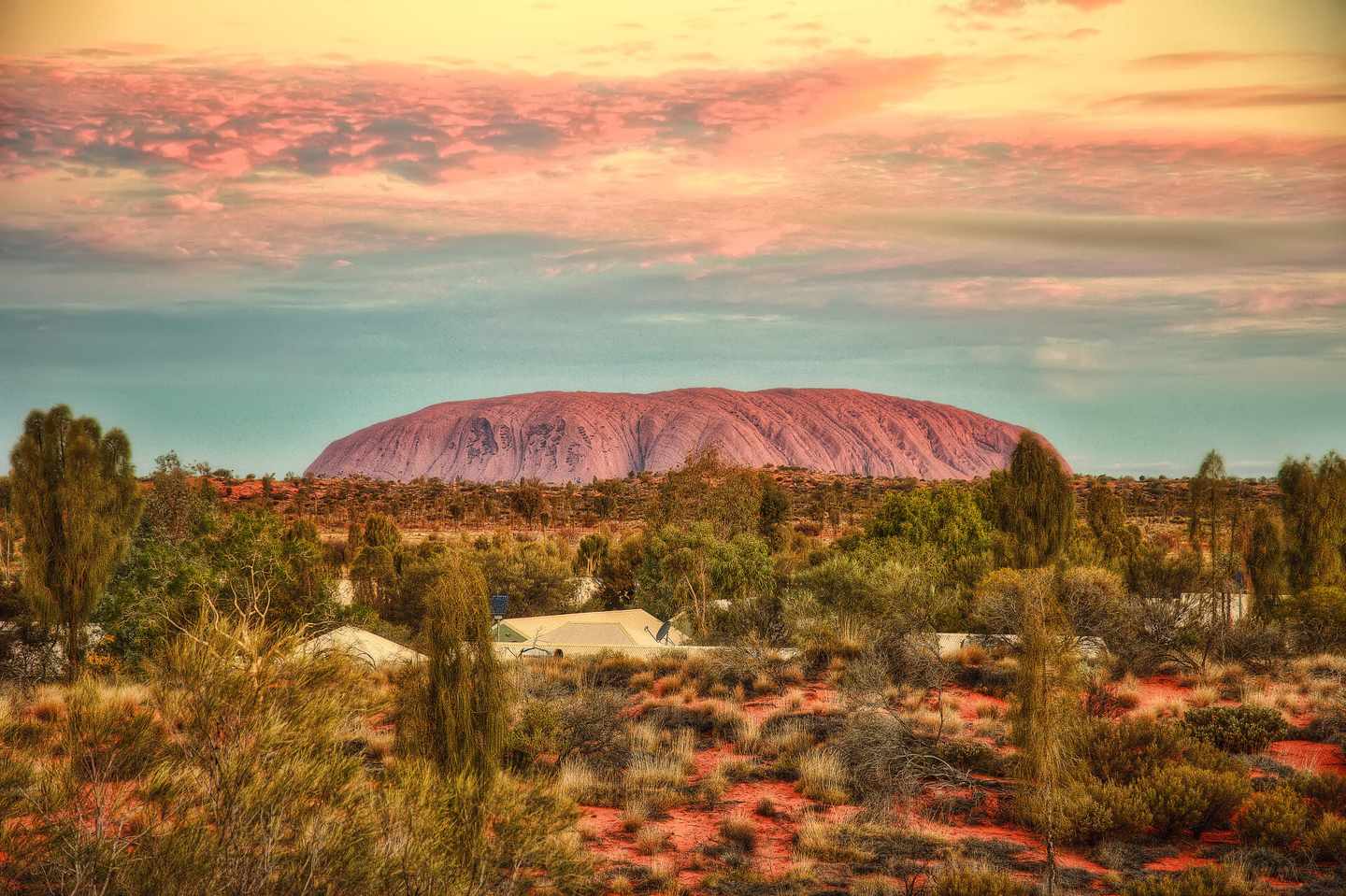 australien-uluru-klein-g-915593810.jpg