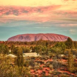 australien-uluru-klein-g-915593810.jpg