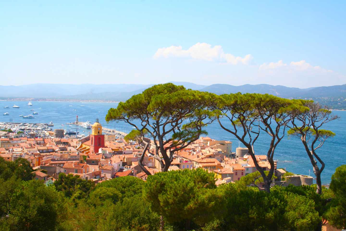 frankreich-cote-d-azur-saint-tropez-panorama-klein-g-487093266.jpg