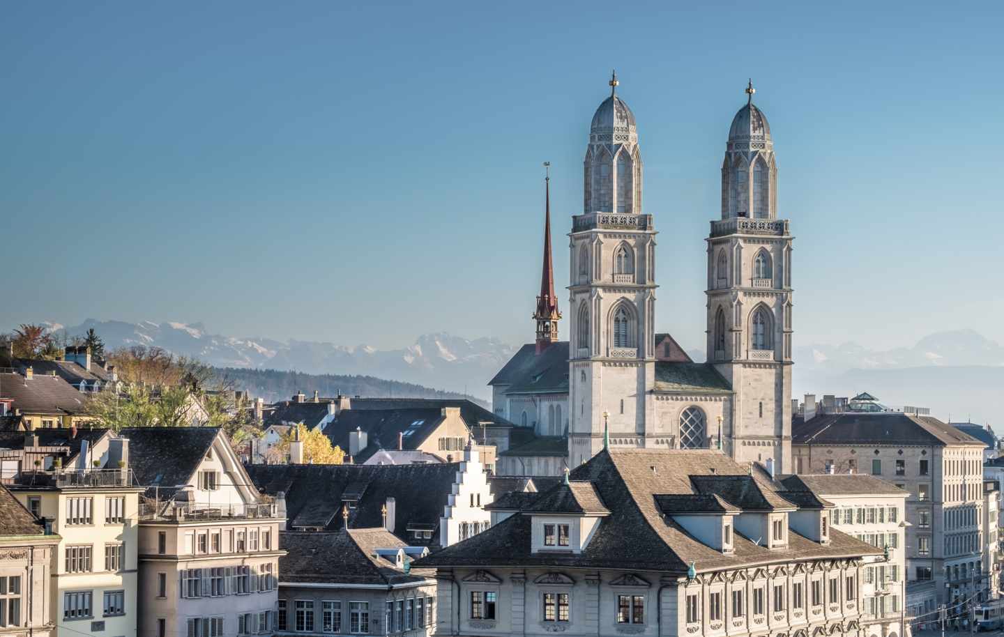 schweiz-zuerich-kirchenturm-g-871779344_bearbeitet.jpg