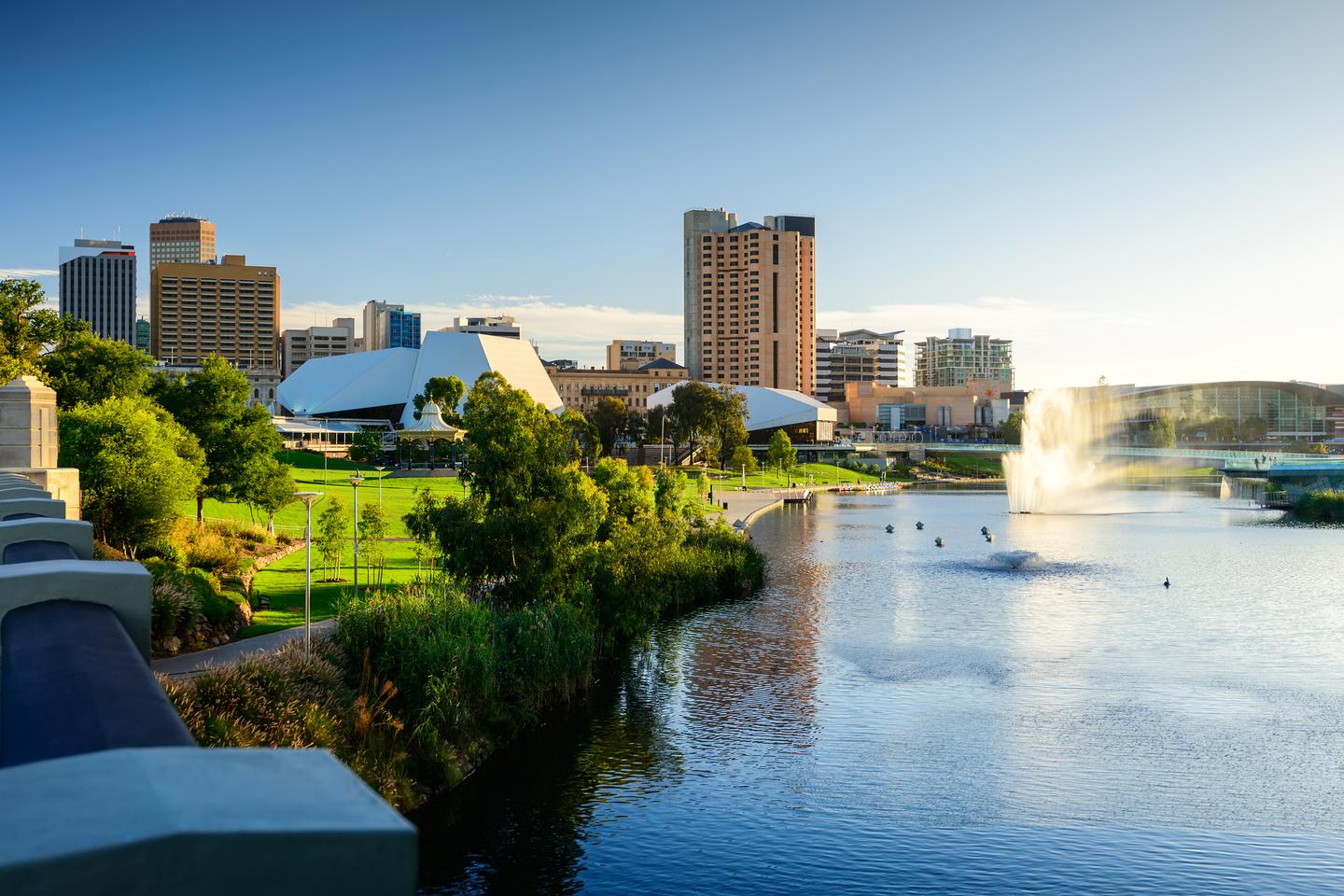 australien-adelaide-city-t-535722805.jpg