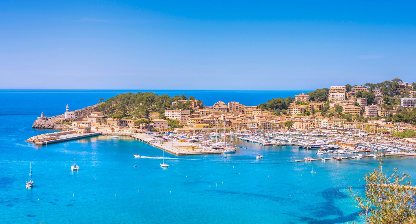 spanien-mallorca-puerto-de-soller-g-505840034.jpg