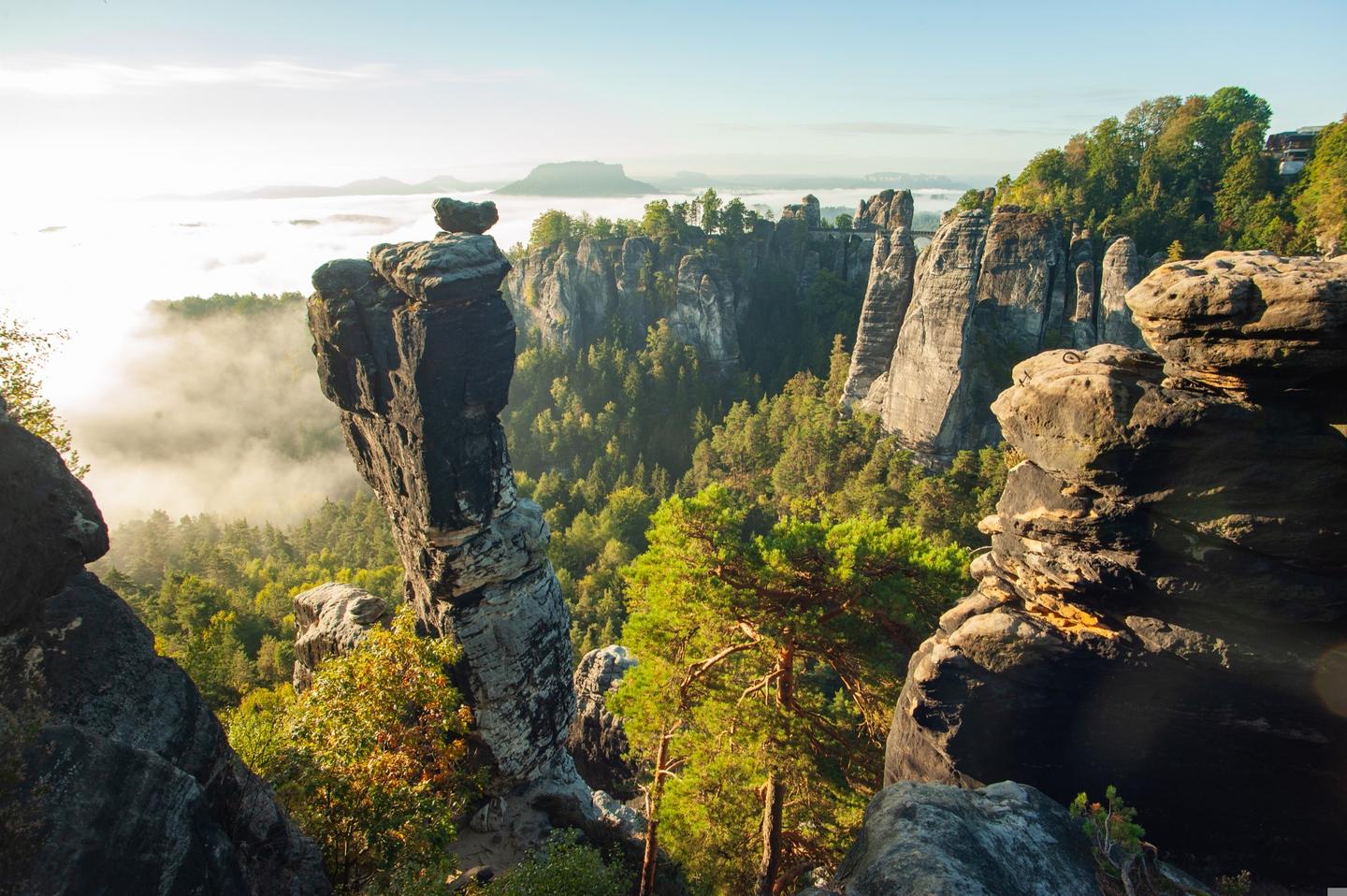 deutschland-saechsische-schweiz-basteibruecke-g-1182991588.jpg