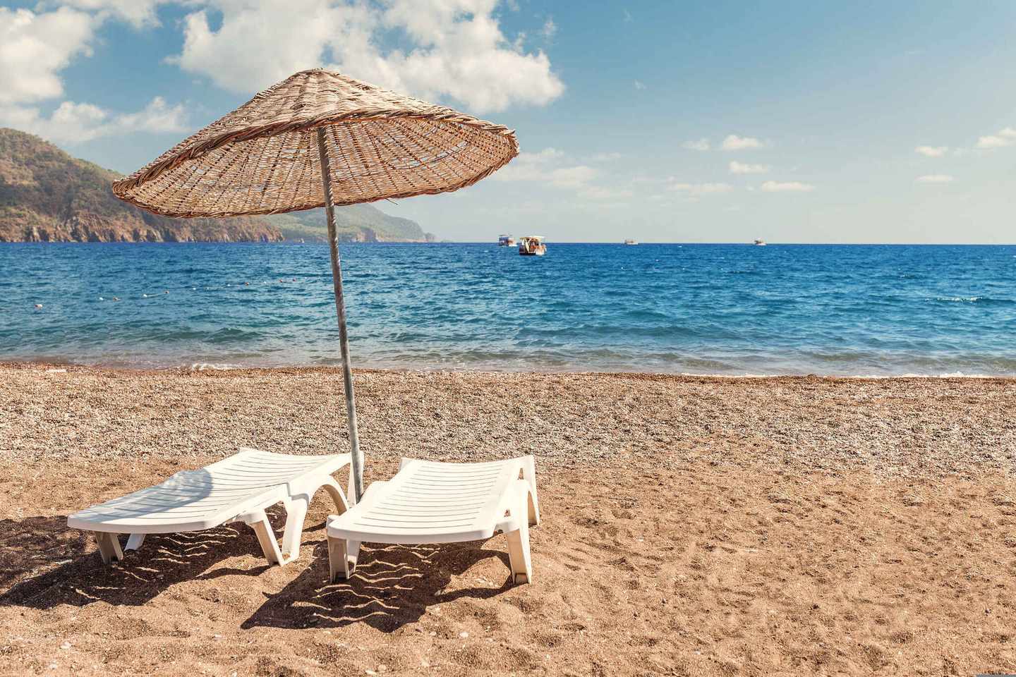 tuerkei-antalya-sandstrand-liege-sonnenschirm-g-1146280980.jpg
