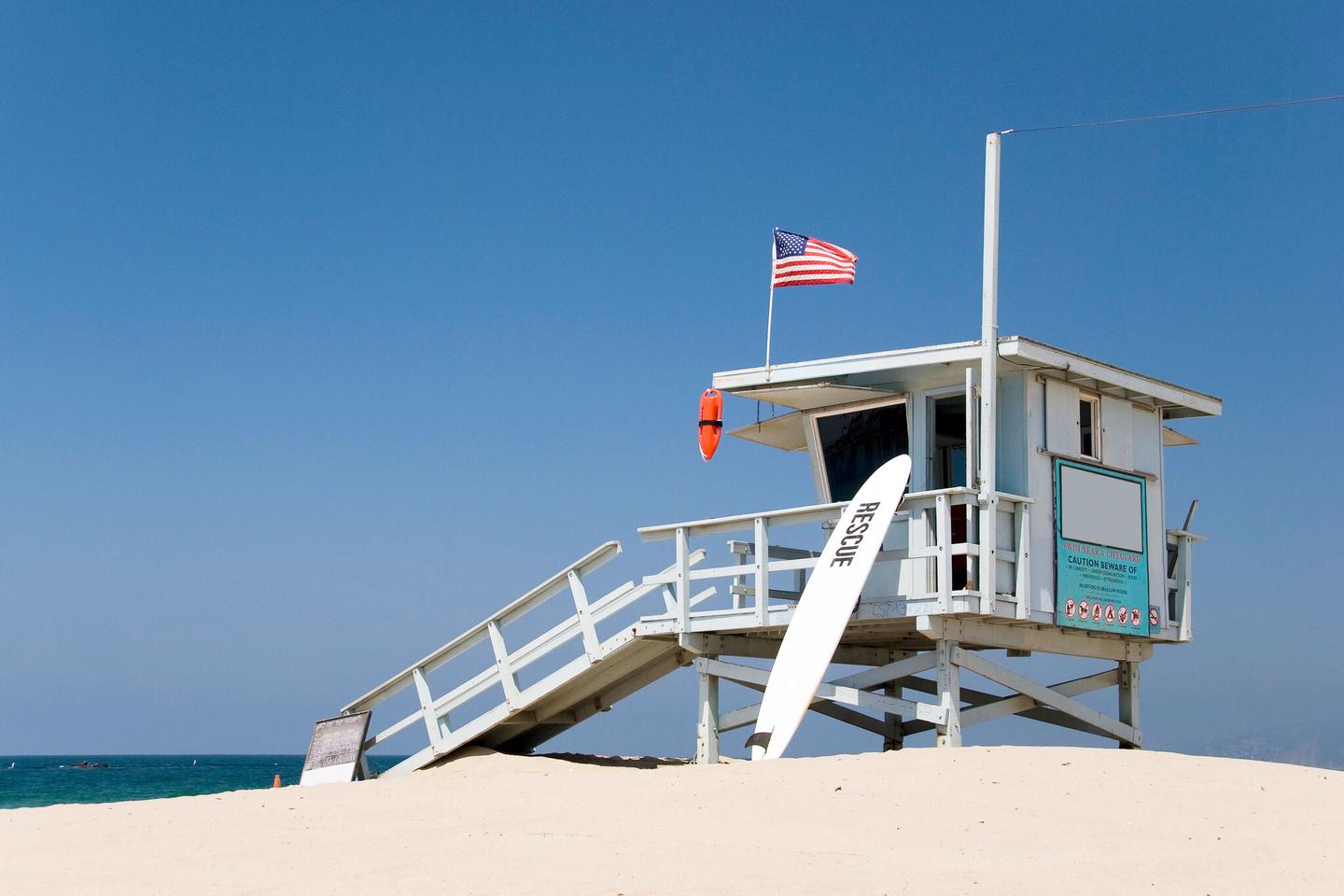 usa-kalifornien-rettungsschwimmer-station-am-strand-g-173909010.jpg