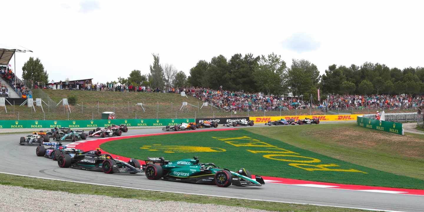 formel1-barcelona-rennwagen-kurve-pa-steve-domenjoz.JPG