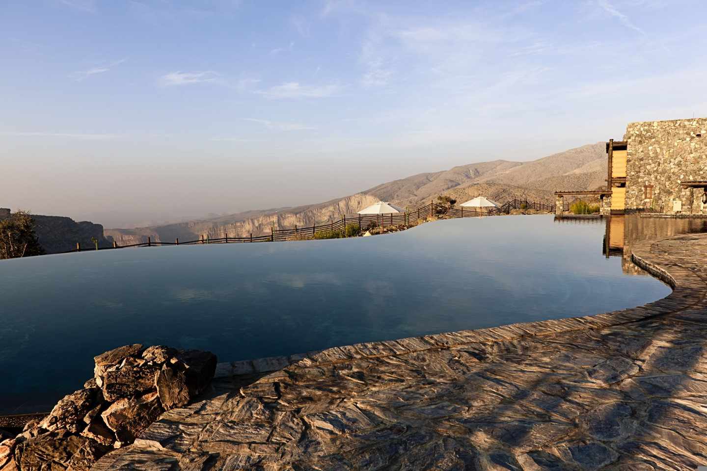 Oman-jabal-akhdar-Infinity-Pool-g-528829095.jpg
