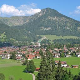 bayern-oberstdorf-panorama-klein-g-177864401.jpg