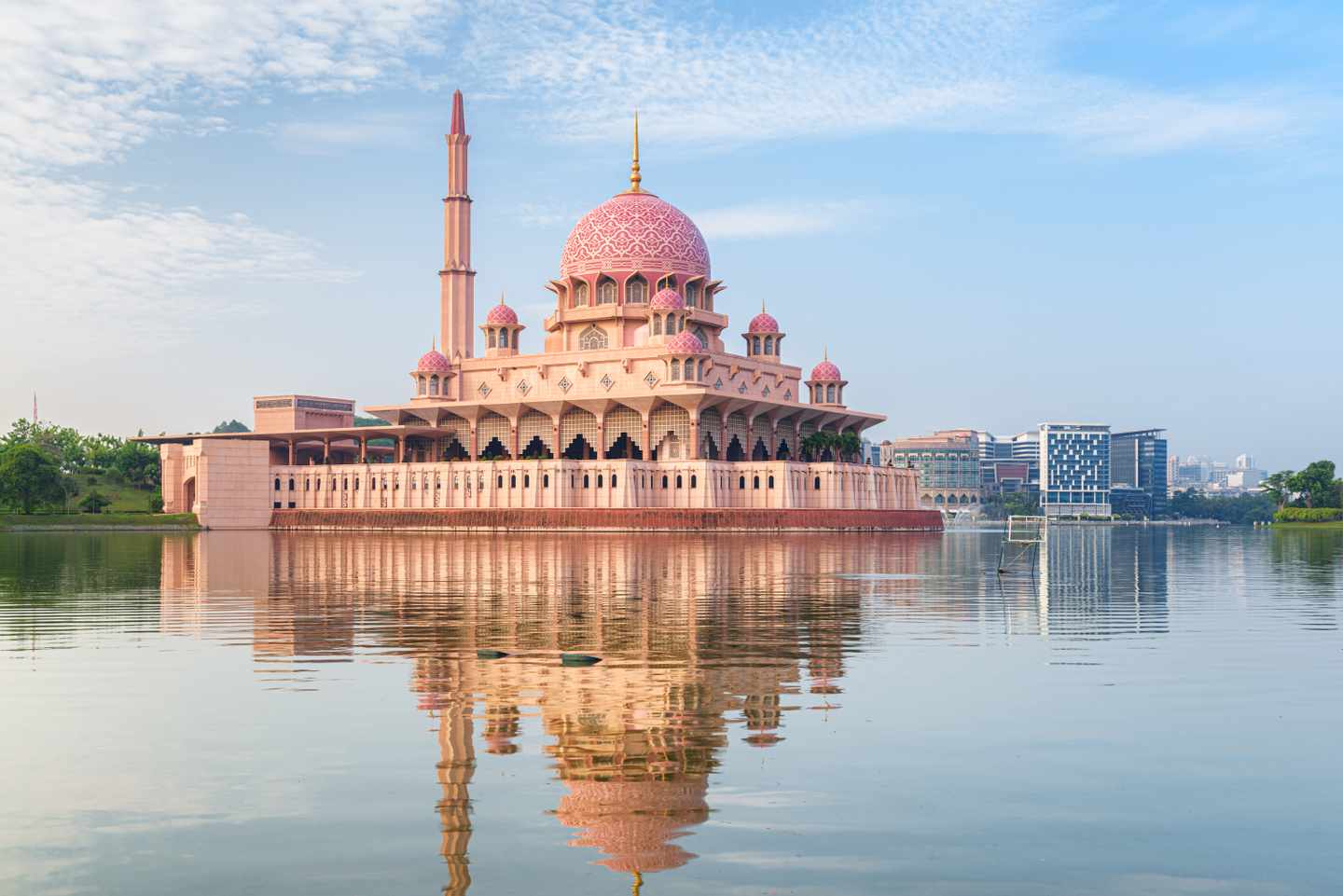 Malaysia-Putra-Mosque-Putrajaya-g-2168049474_bearbeitet.jpg