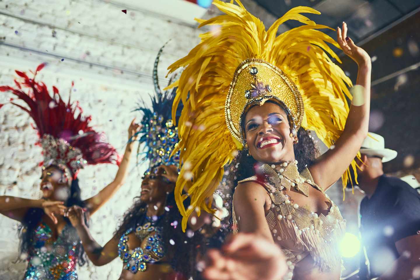 brasilien-rio-de-janeiro-karneval-samba-taenzerinnen-g-921837624.jpg