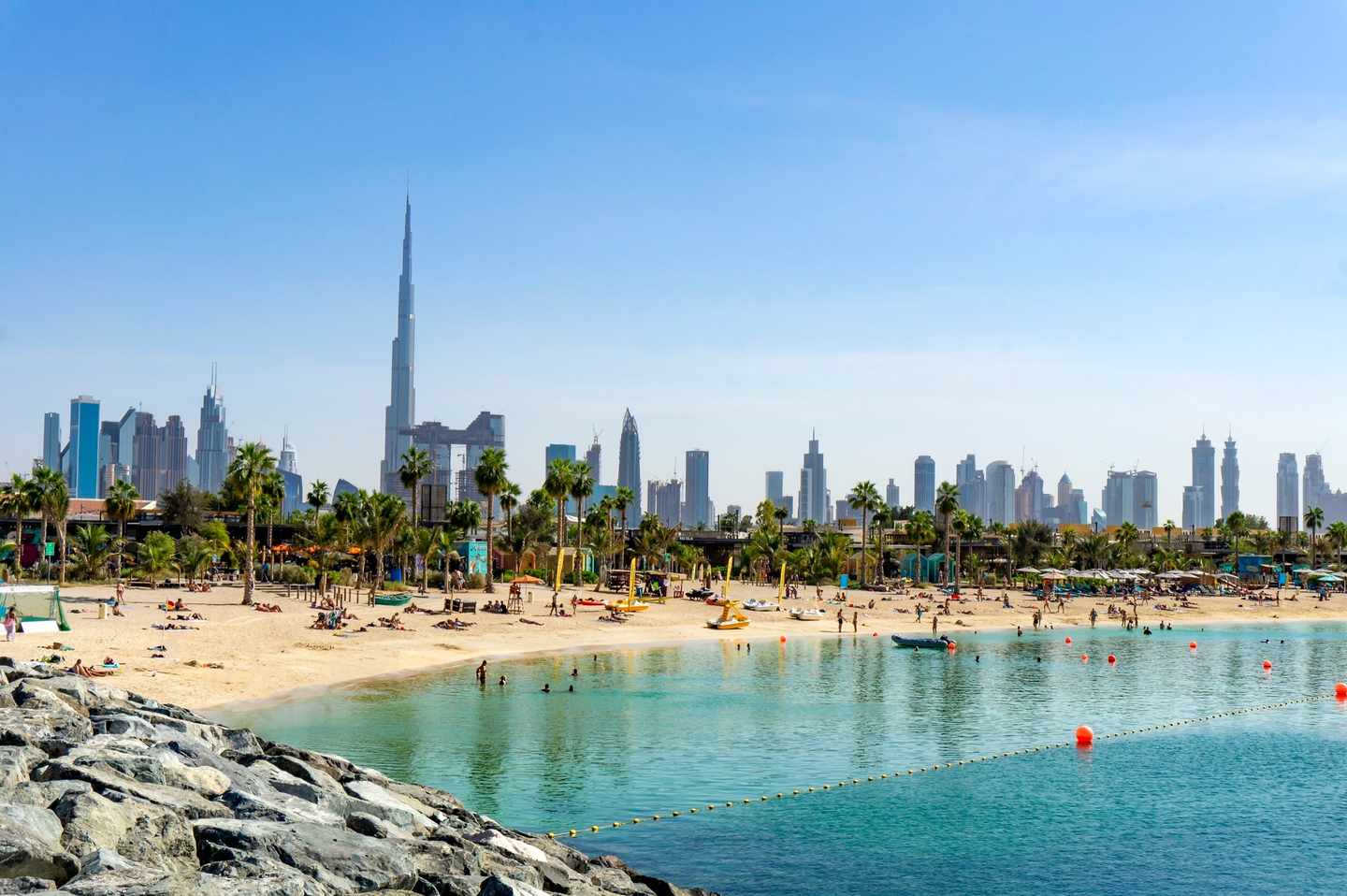vae-dubai-strand-skyline-g-1138852254.jpg