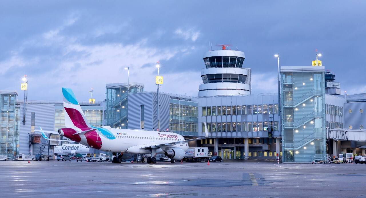 blte9e11f1cb46750bf-dus-airport-eurowings-pa.jpg dus-airport-eurowings-pa.jpg