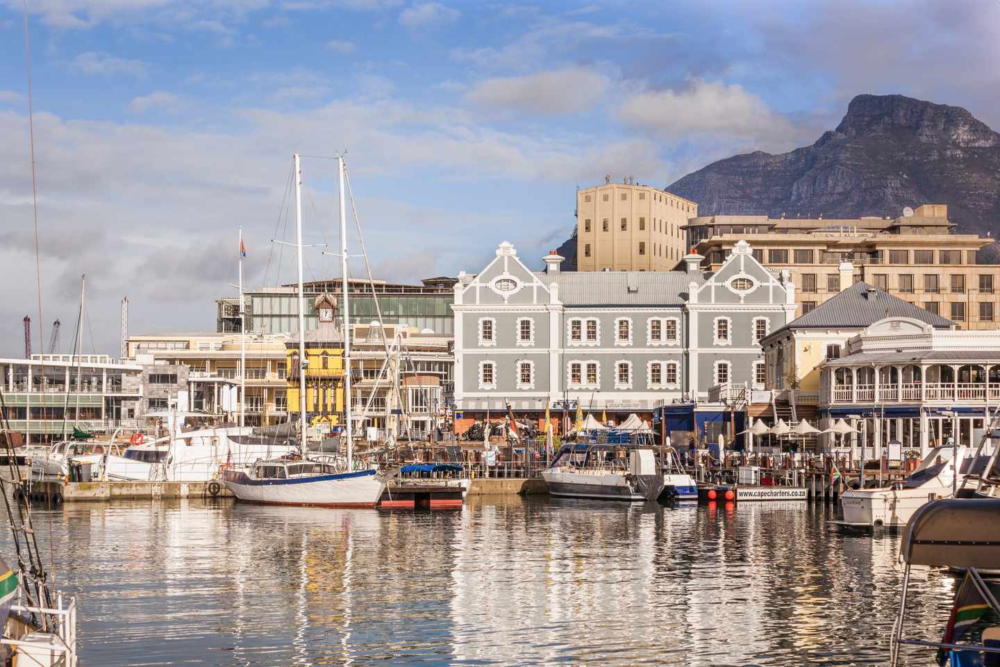 suedafrika-kapstadt-victoria-and-albert-waterfront-g-514586439.jpg