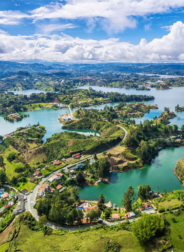 Kolumbien Urlaub kolumbien-guatape-panorama-klein-g-881736772.jpg