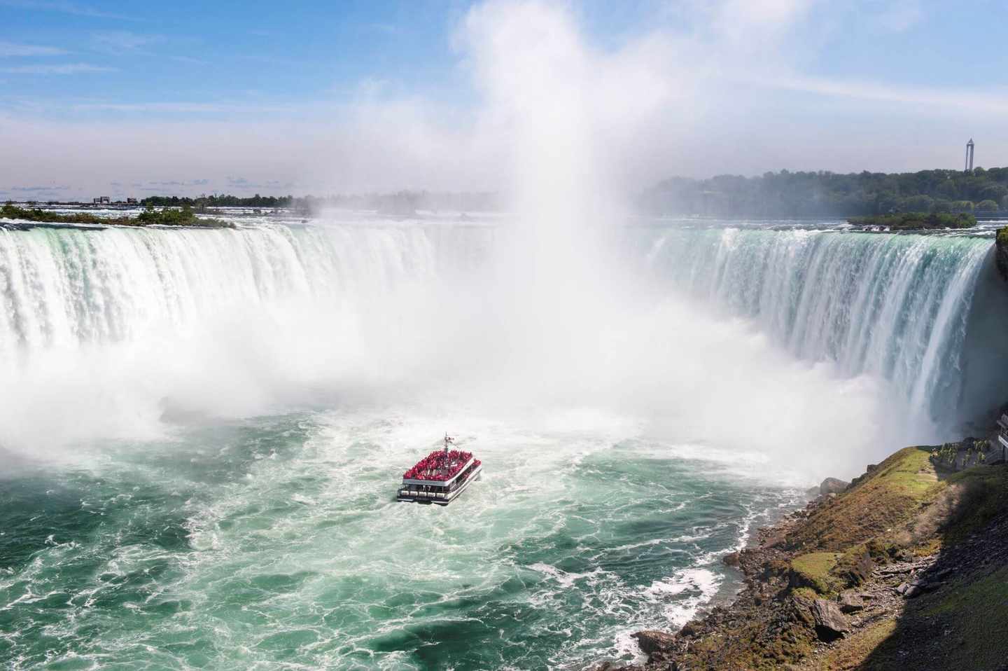 kanada-ontario-niagarafaelle-boot-g-925123388.jpg