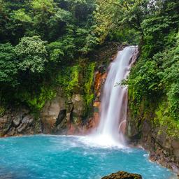 costa-rica-celestial-wasserfall-nationalpark-g-891999972.jpg