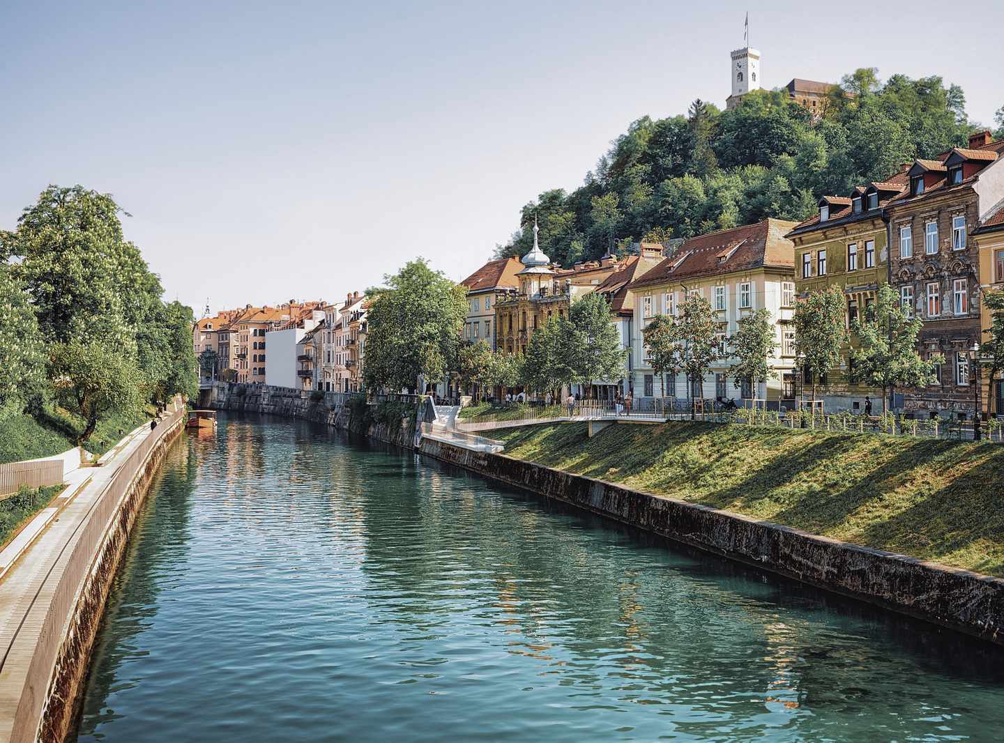 Slowenien-Ljubljana-Fluss-Ljubljana-und-historische-Altstadt-g-962700804_bearbeitet.jpg