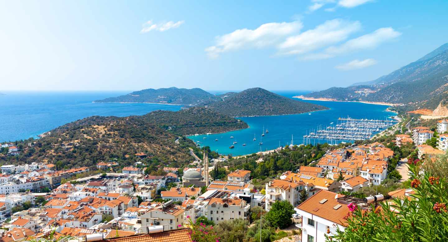 Ausblick auf die Stadt Kas am Mittelmeer der Provinz Antalya
