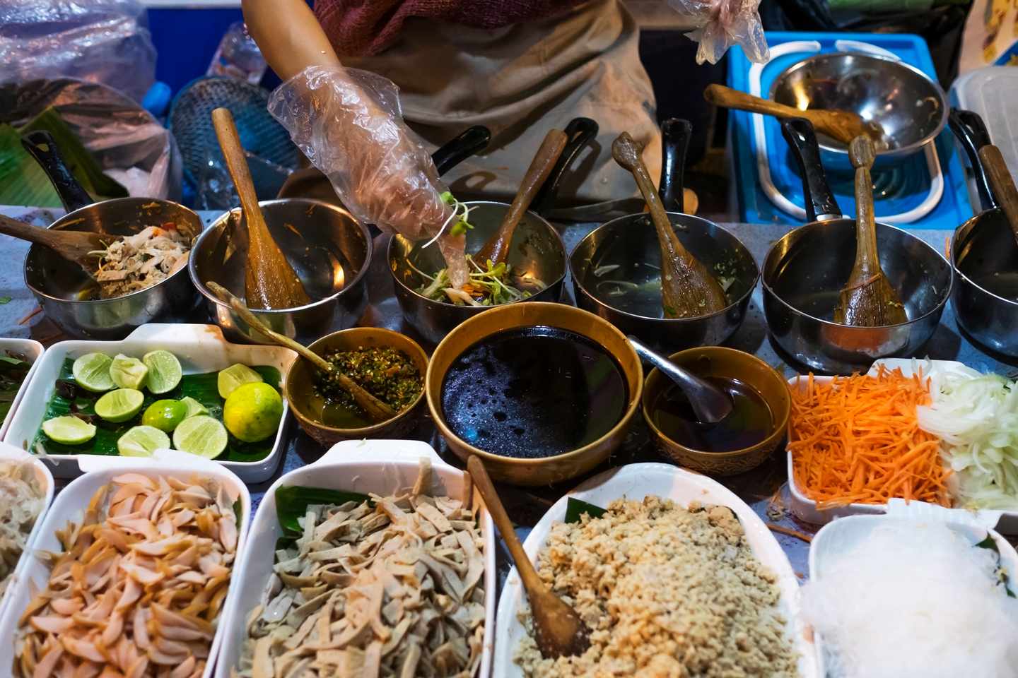 thailand-streetfood-essen-markt-t-872058170.jpg
