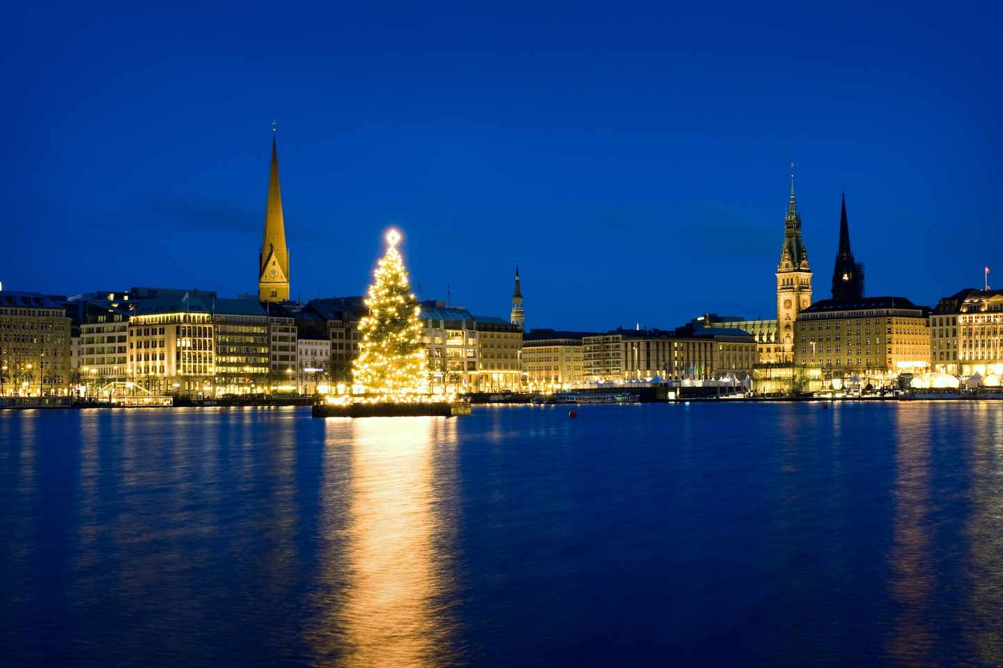 weihnachtsmarkt-hamburg-t-463330987.jpg