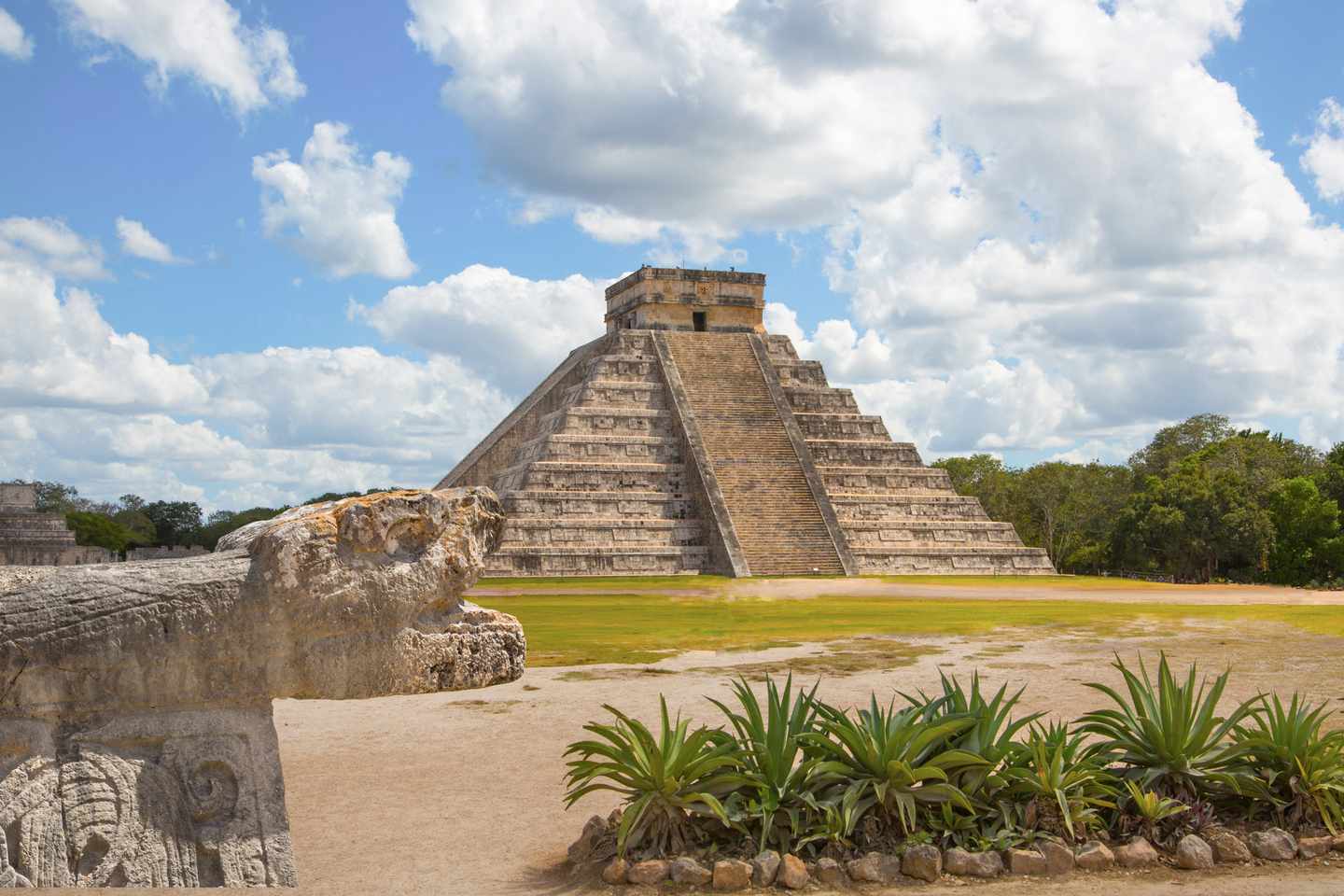mexiko-urlaub-chichen-itza-yucatan-maya-pyramide-g-942293384.jpg Mexiko Urlaub: Mexiko, Chichen Itzá, Yucatán. Maya-Pyramide des Kukulcan El Castillo