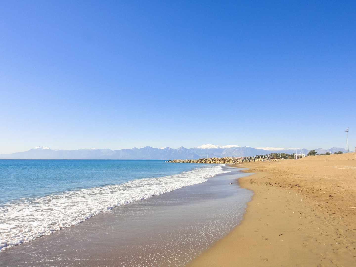 türkei-lara-strand-klein-g-539812768.jpg