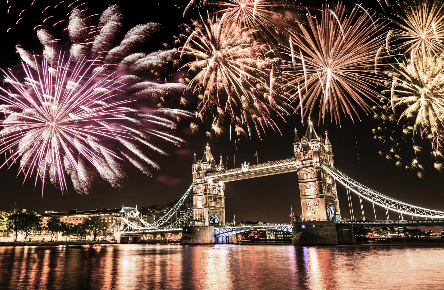 blt822f81f7259a4e54-silvester-feuerwerk-ueber-tower-bridge-g-1282580162-_bearbeitet.jpg silvester-feuerwerk-ueber-tower-bridge-g-530872207_bearbeitet.jpg