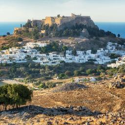 griechenland-blick-auf-lindos-g-545639552.jpg