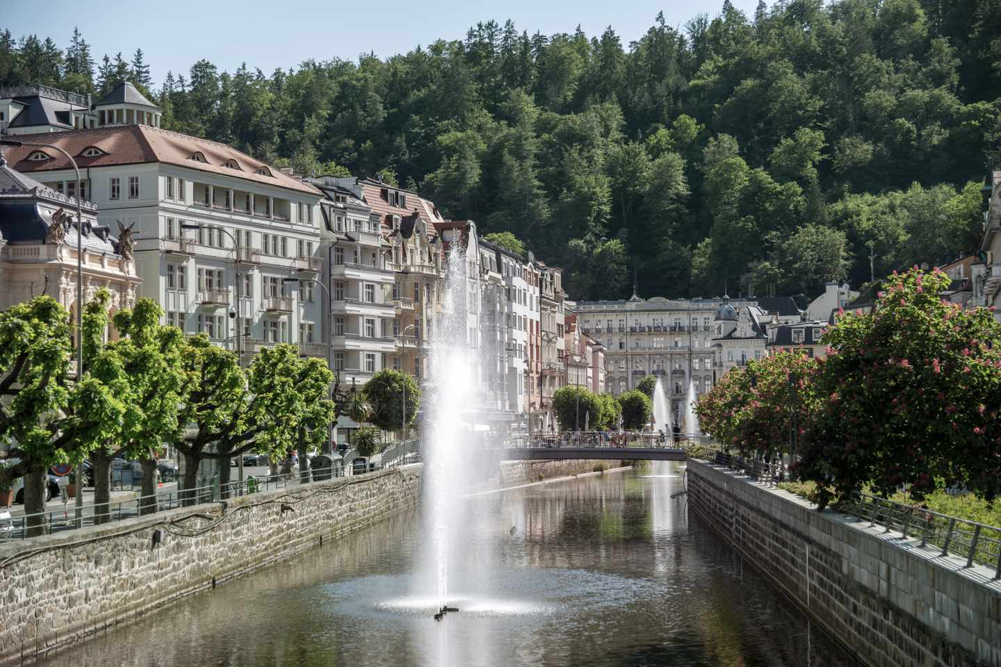 tschechien-altstadt-von-karlovy-vary-g-1977457076_bearbeitet.jpg
