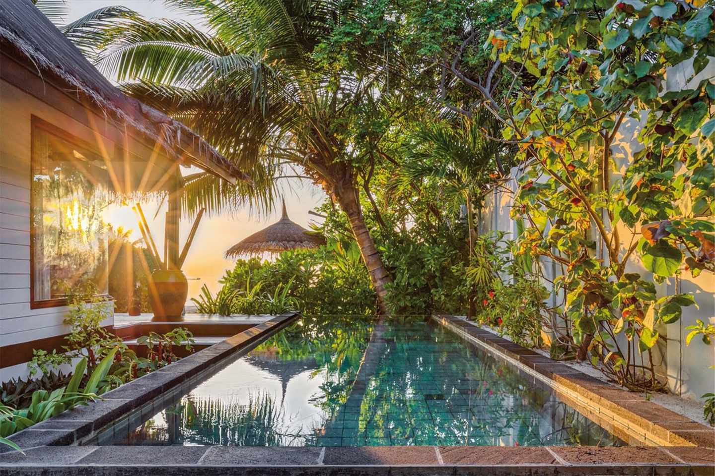 malediven-wasserbungalows-der-mle13133-io-s22-22.jpg