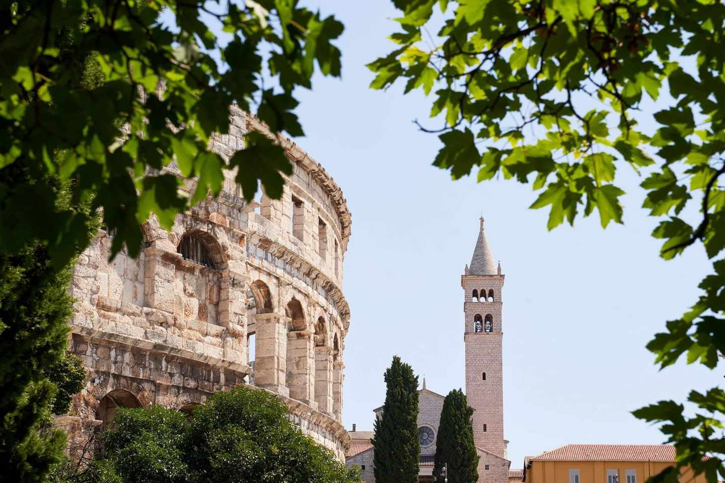 kroatien-pula-arena-turm-g-1356532031.jpg