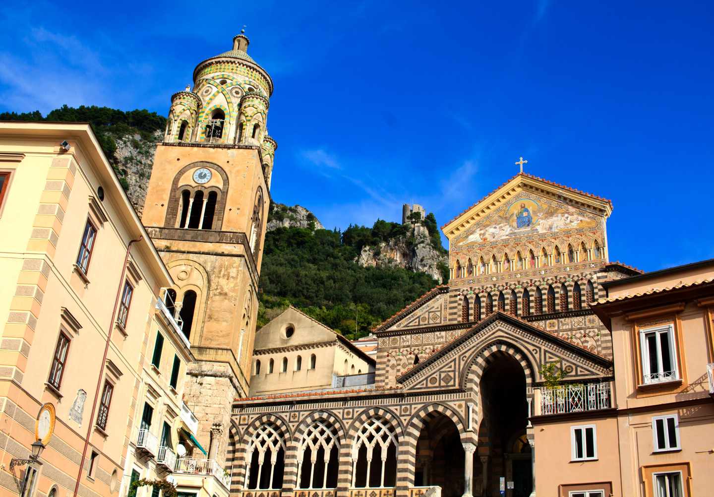 italien-amalfiküste-amalfi-kathedrale-klein-g-497318106.jpg