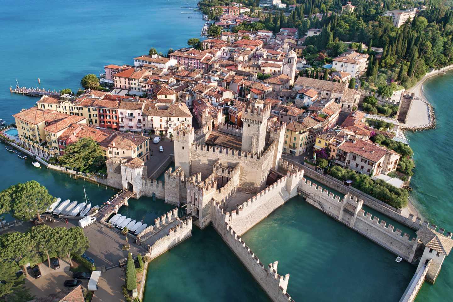 italien-gardasee-sirmione-aerial-luftbild-g-1169948801.jpg