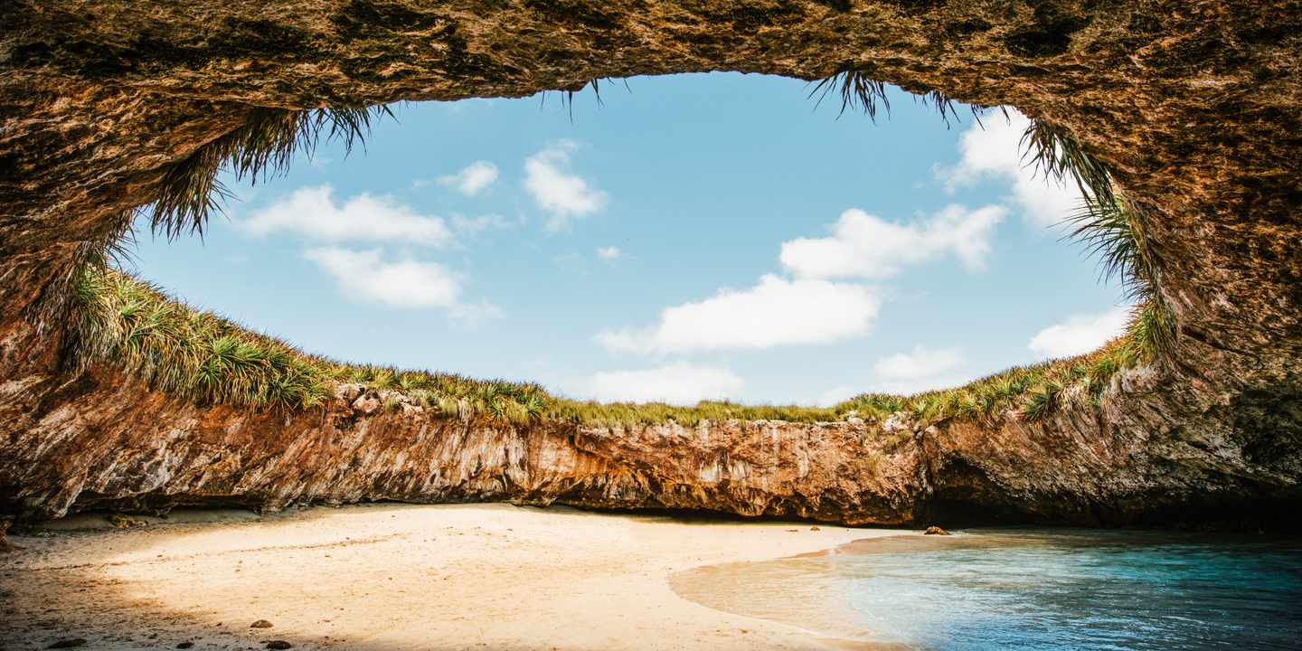 mexiko-la-playa-escondida-islas-marietas-puerto-vallarta-g-647725668.jpg