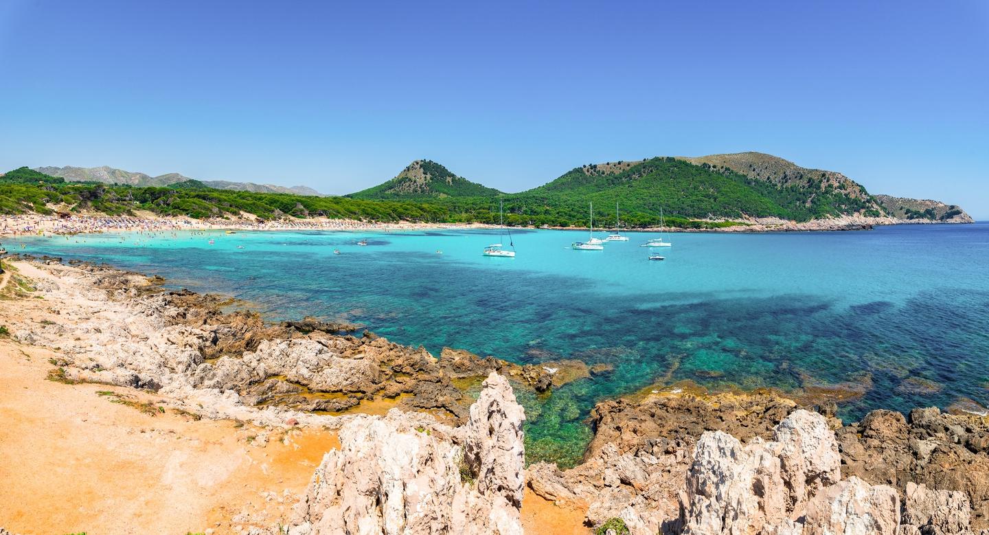 spanien-mallorca-strand-cala-angulla-g-960881810.jpg