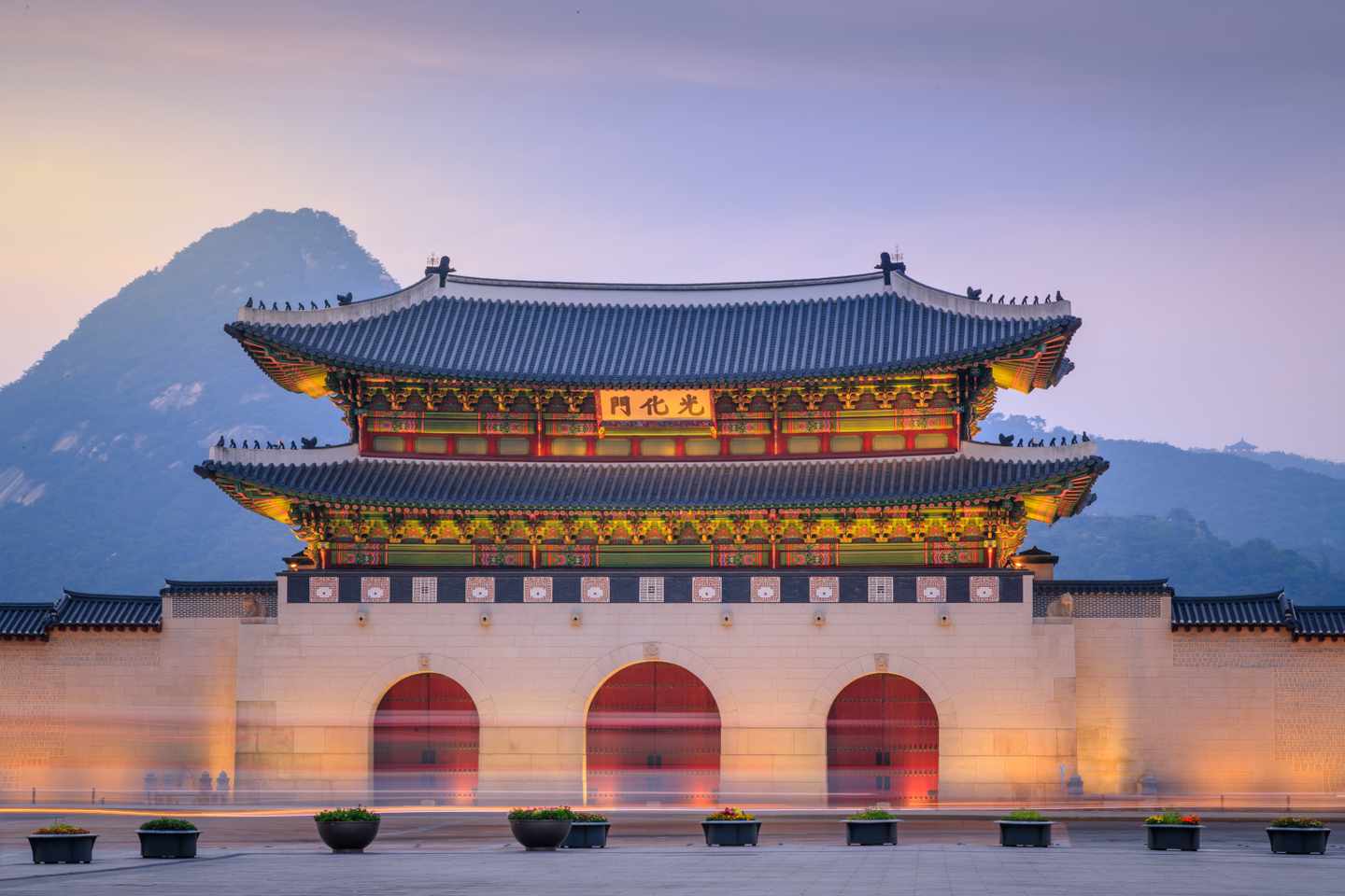 suedkorea-seoul-gyeongbokgung-tempel-g-509661920.jpg