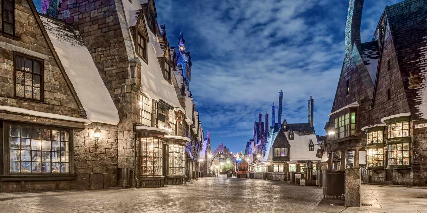 universal-orlando-resort-the-wizarding-world-of-harry-potter-hogsmeade-partner.jpeg