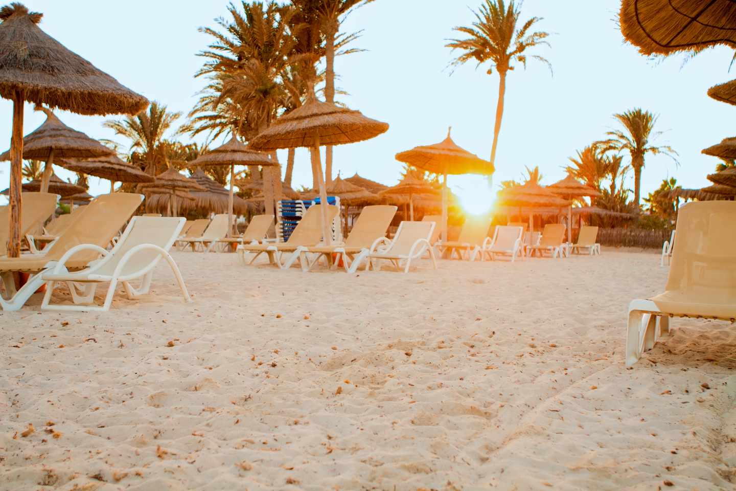 tunesien-strand-sidi-mahrez-g-465129019.jpg