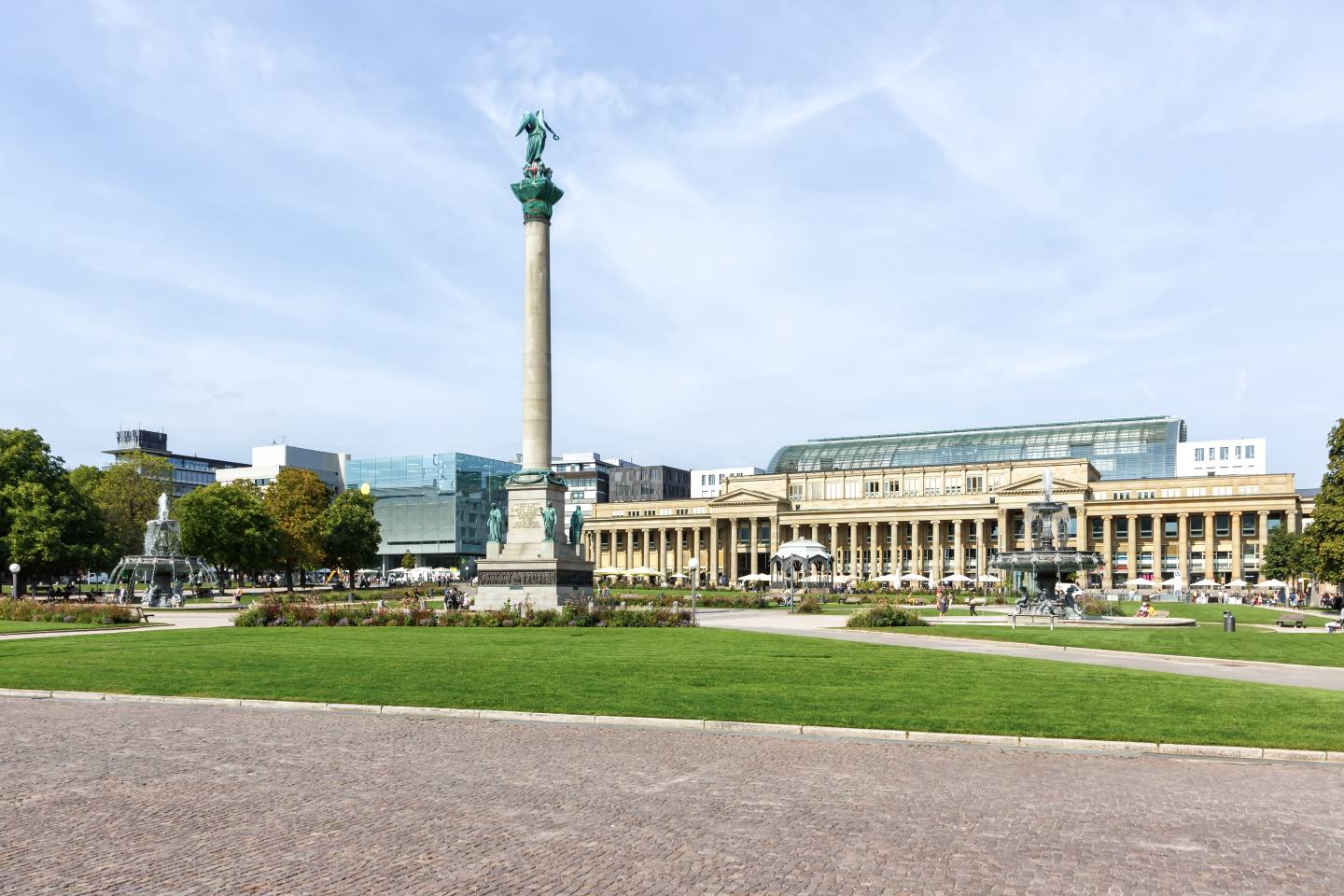 blted2ca2e9509dc868-deutschland-stuttgart-schlossplatz-g-1447731619.jpg deutschland-stuttgart-schlossplatz-g-1447731619.jpg