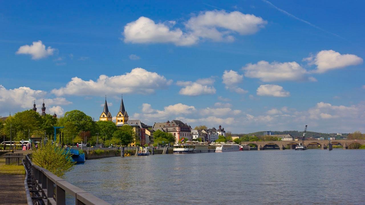 koblenz-rhein-stadtansicht-t-542801498.jpg