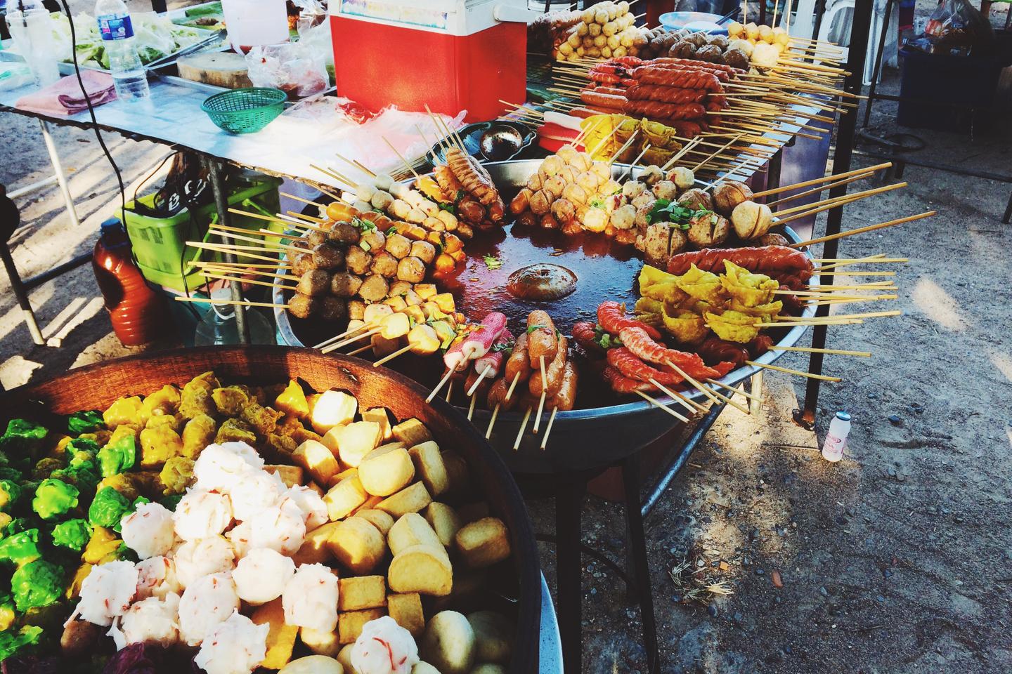 thailand-food-market-t-610951930.jpg