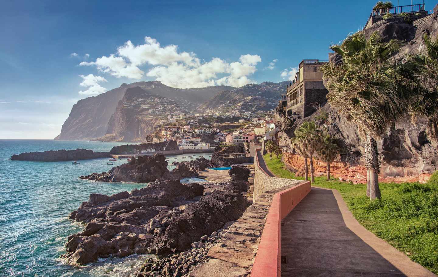 Portugal-Madeira-Promenade-Camara-de-lobos-g-493713158.jpg
