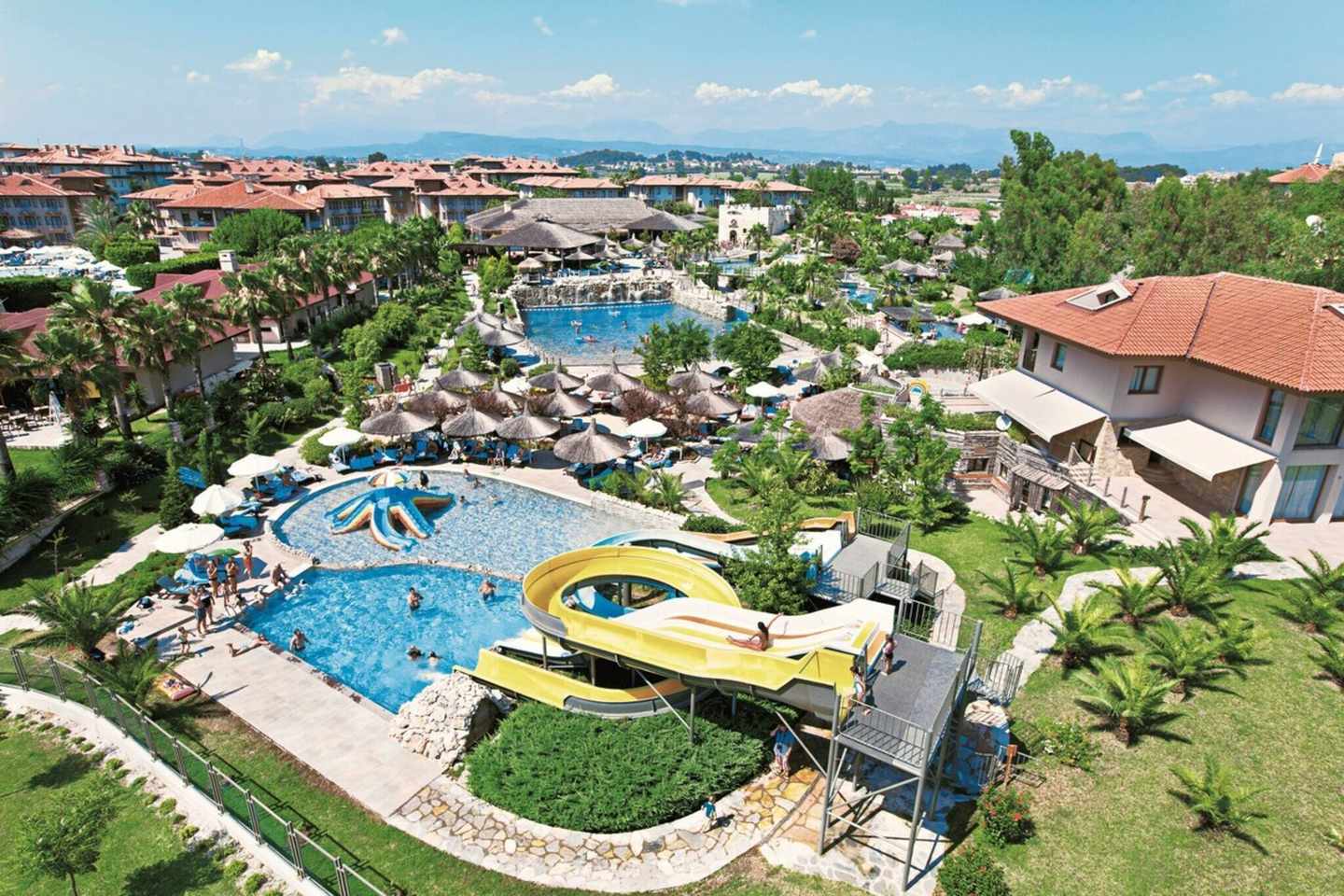 blt8ea5d5284b0aa6a6-tuerkei-club-grand-side-poollandschaft-von-oben-der-atc-AYT14004B_S2.jpg Aquaparks Türkei Gelände des Club Grand Side