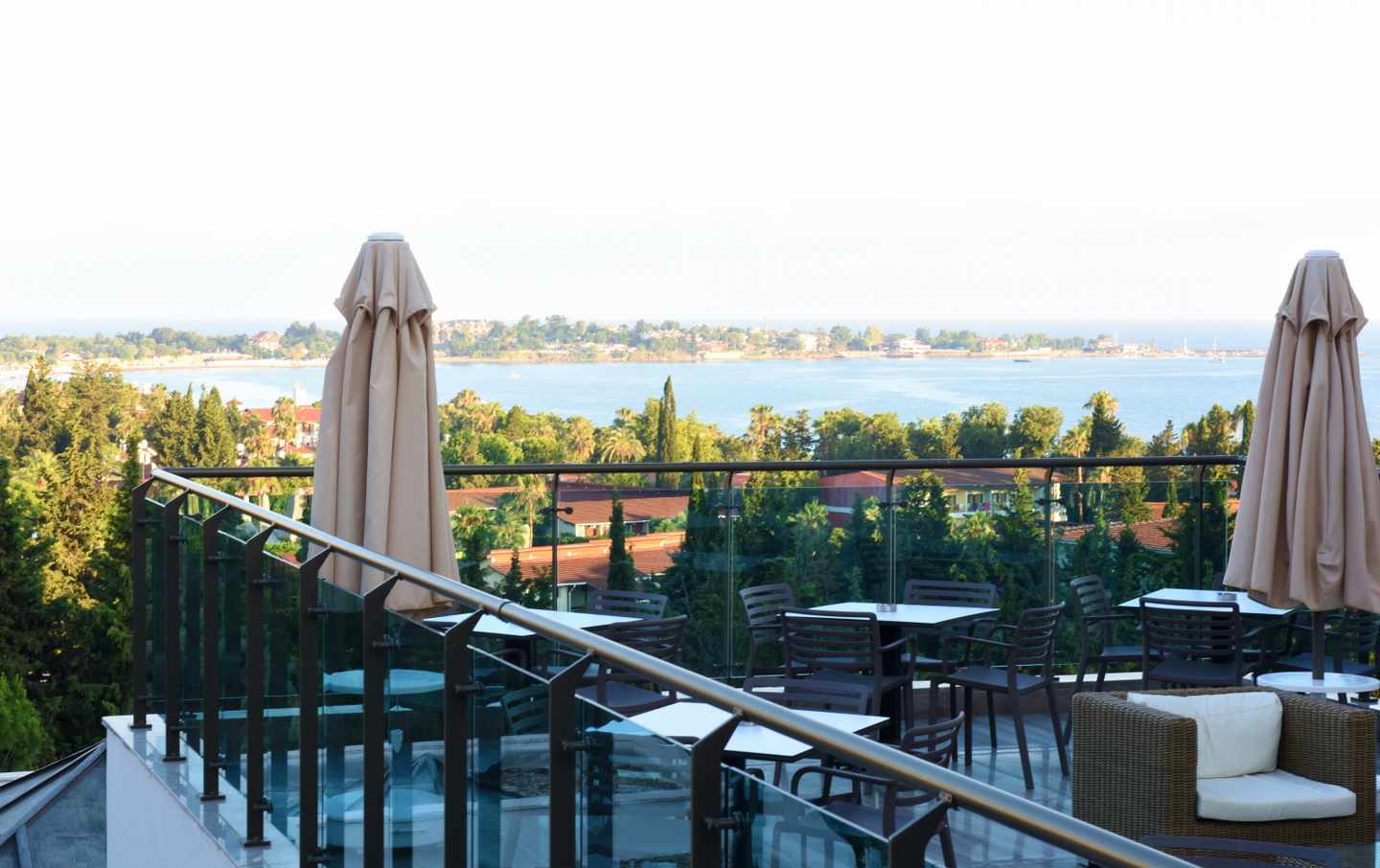 bltdd71a3610660a548-sidestar-hotel-elegance-lobby-terrasse.jpg Side Star Elegance - Terrasse